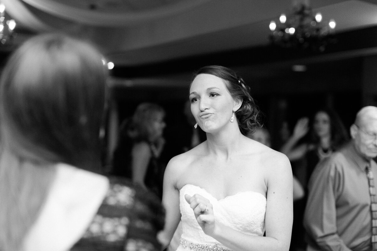 san_antonio_austin_texas_wedding_photographer-country-club-KnB-1280