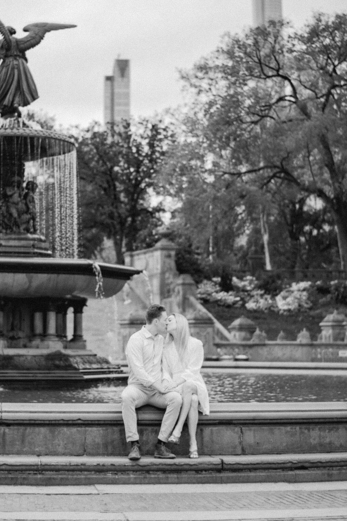 Central-Park-New-York-Engagement-East-Coast-Wedding-Photographer-Lauren-R-Swann-photo-10
