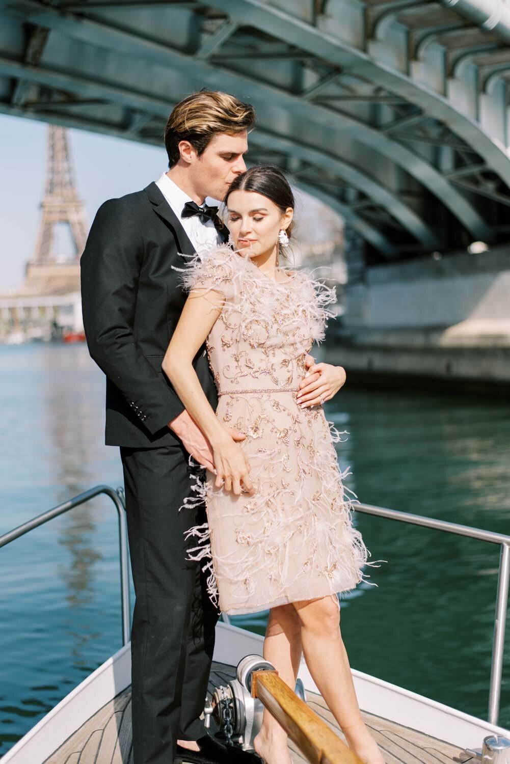 Paris wedding elopement on the Seine private boat Veronique Lorre floral designer Ruth Terrero Photography5