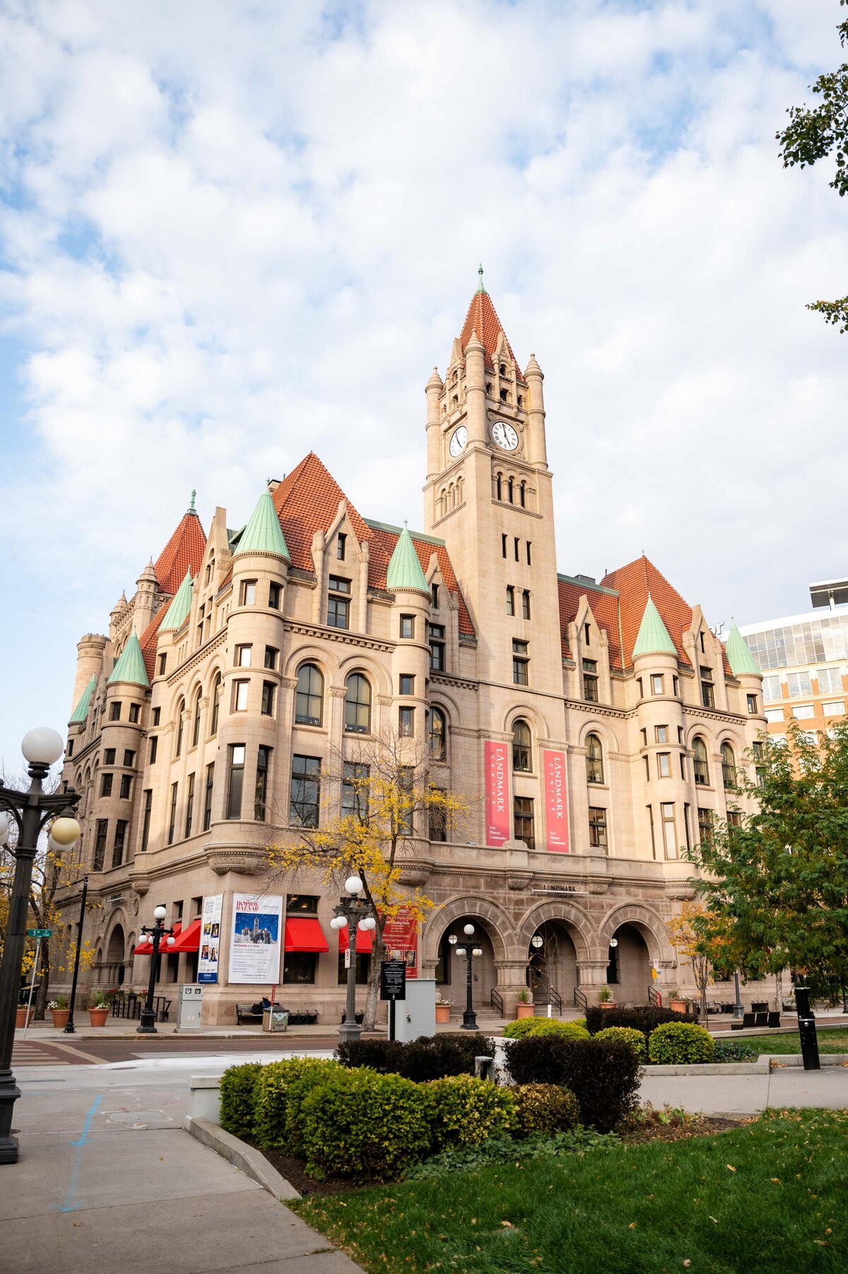 molly-alex-landmark-center-mn-wedding-day-27