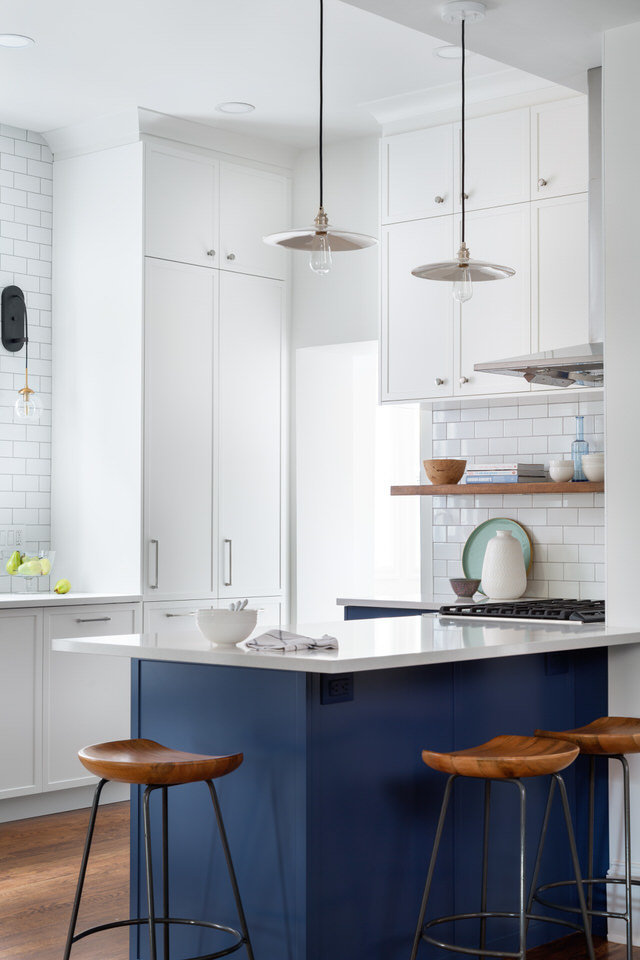 Blue and white kitchen - Alden stools