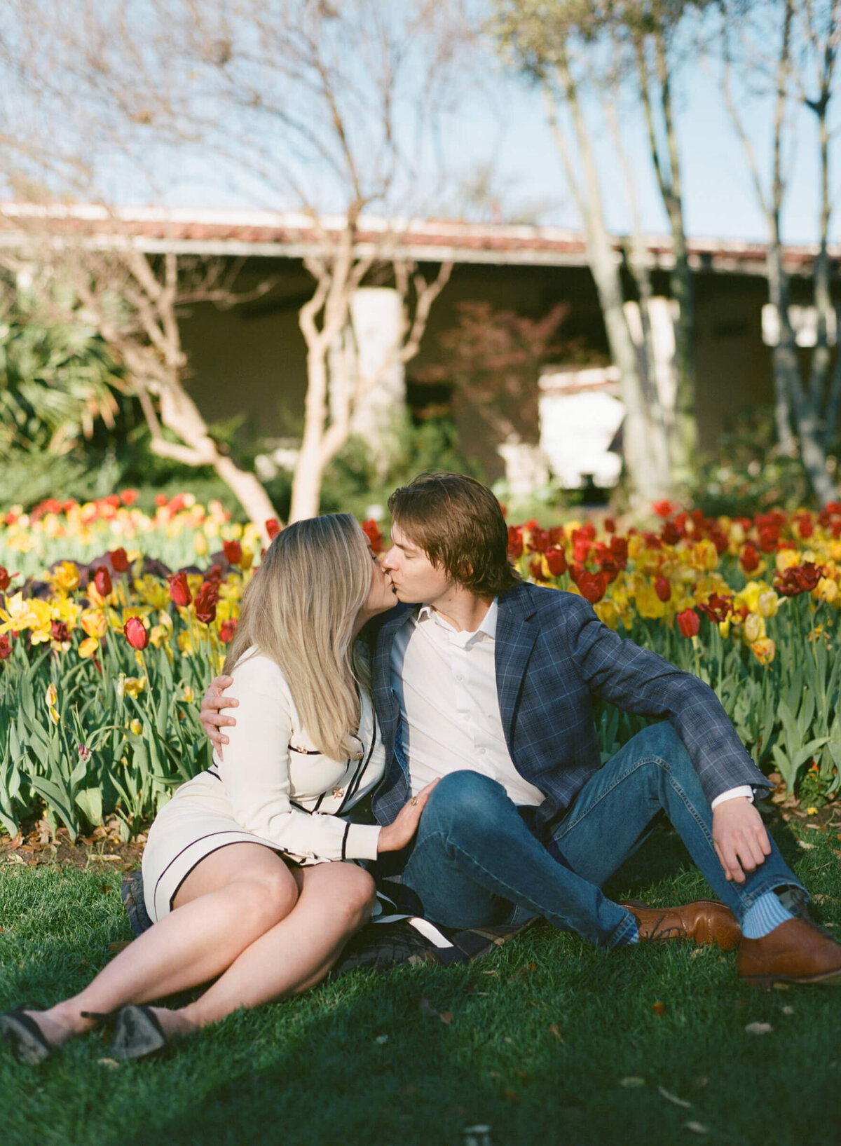 A wedding engagement photo session in Dallas Texas