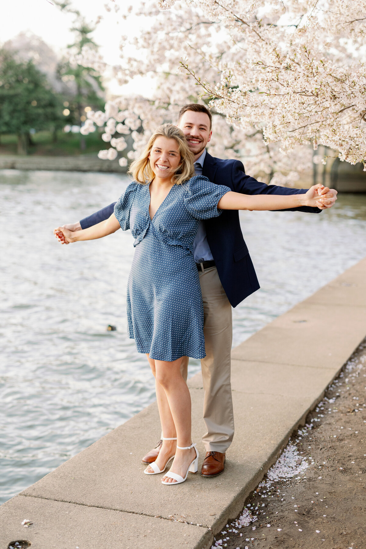 engagement-session-cherry-blossom-tidal-basin-washington-dc-13