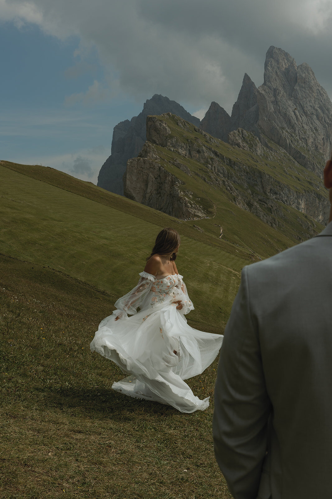 destination-wedding-elopement-photographer-italy-dolomites-seceda-documentary-tanya-davids-photo-film-48