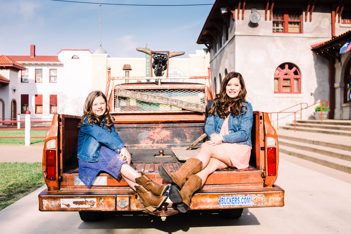 Fort-Worth-Stockyards-Family-Session 2