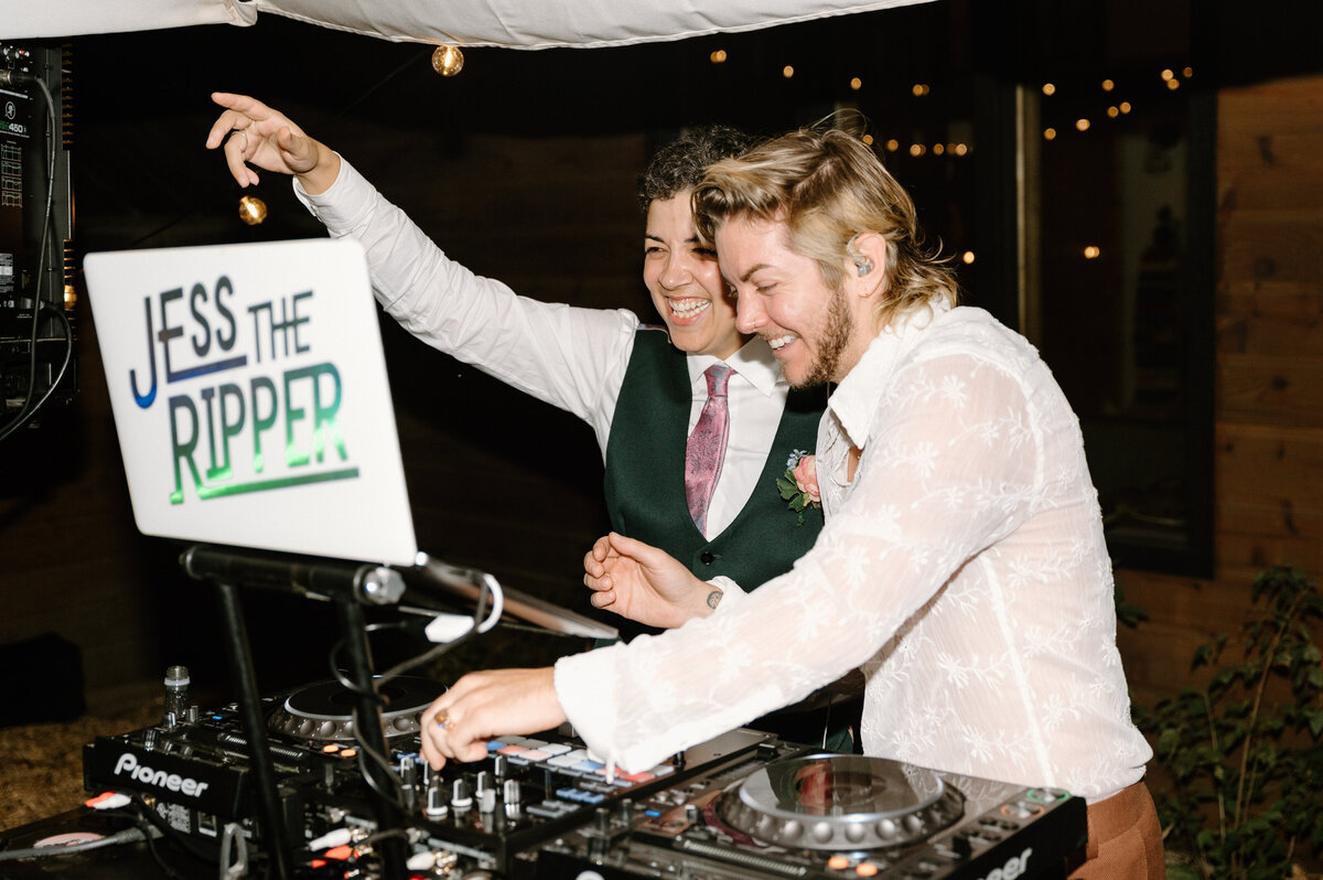 gay_lesbian_wedding_sandpoint_idaho_lgbtq_photographer_12