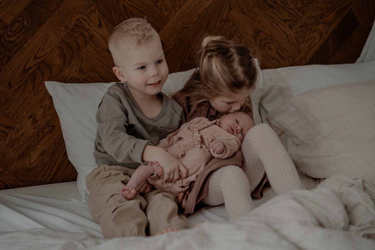 Shotsbylise_newbornshoot_lifestyle_motherhood_fotograafhaps_videografie_gezinshoot30