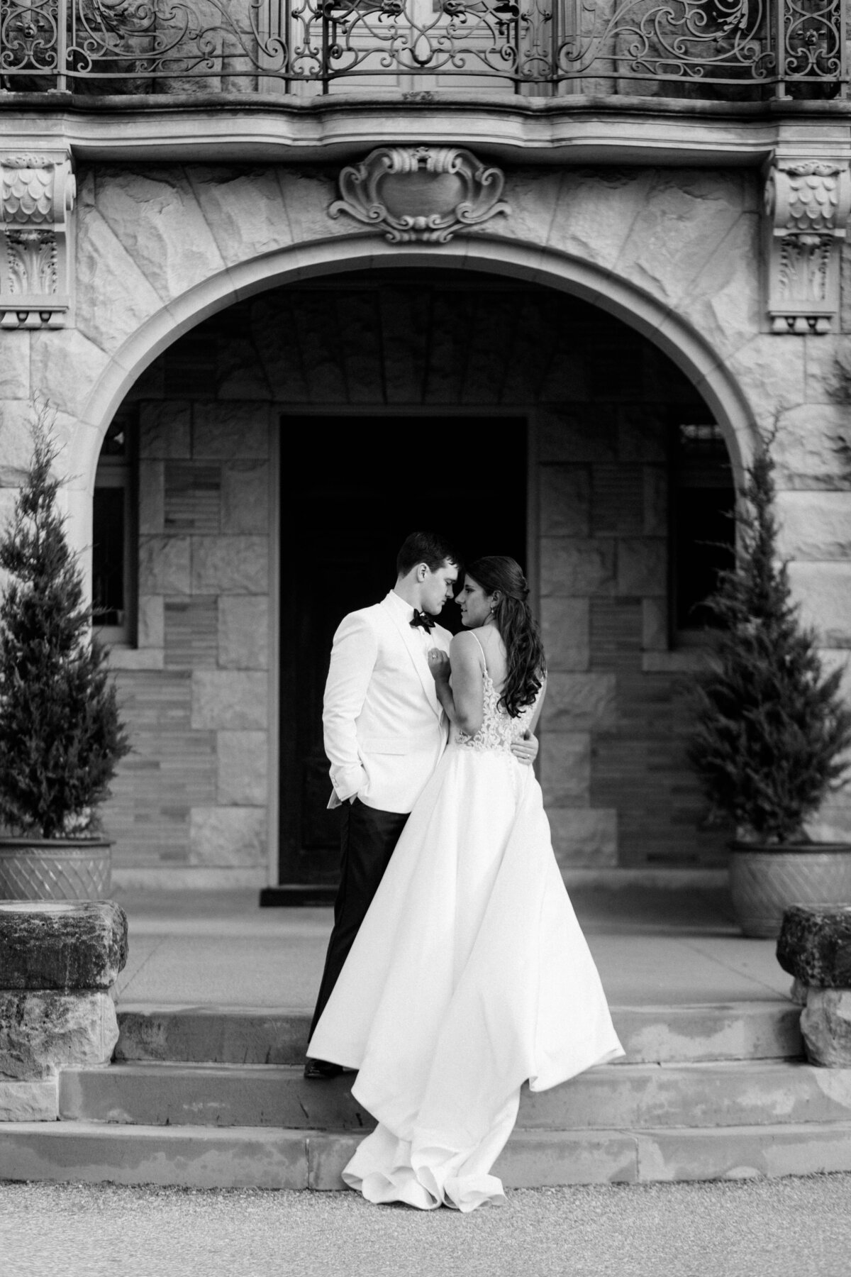 cairnwood-estate-spring-wedding-philadelphia-photographer-Bride-Groom_055