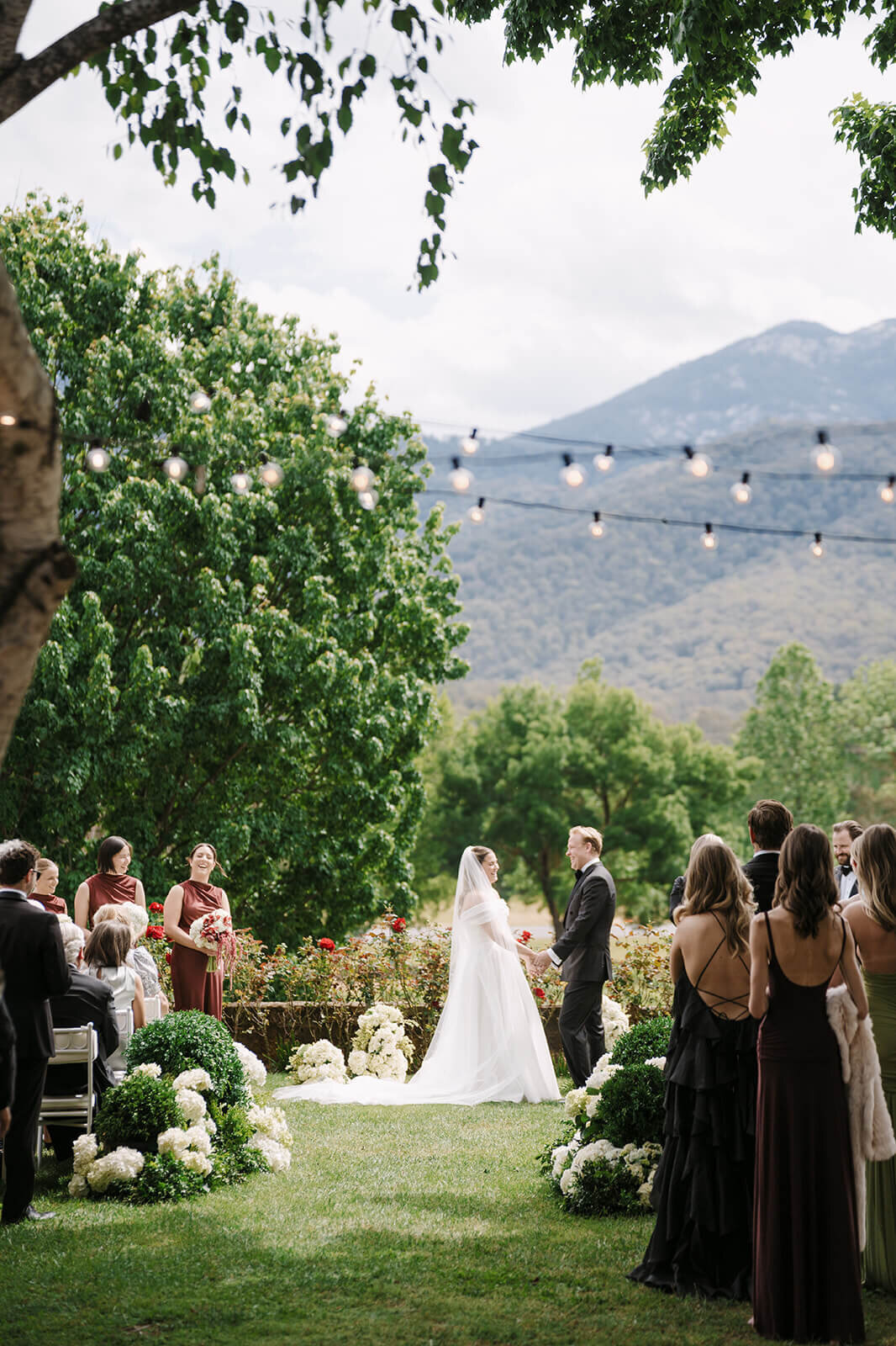 Mellyrain_Creative_bride_groom_ceremony