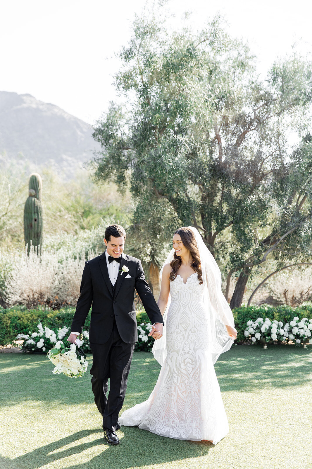 Karlie Colleen Photography - Hannah & Matt - El Chorro Wedding_ Paradise Valley Arizona - Revel Wedding Company-123