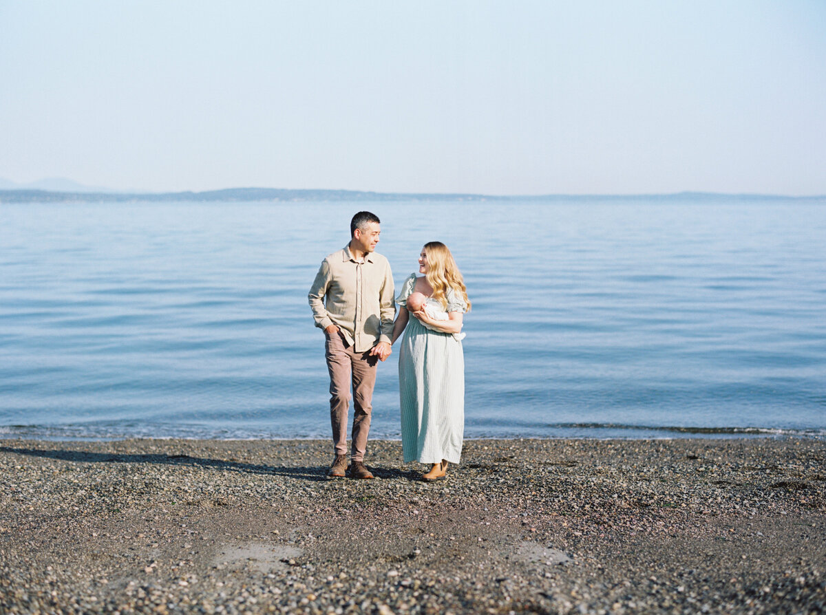 Seattle-beach-newborn-photos-2