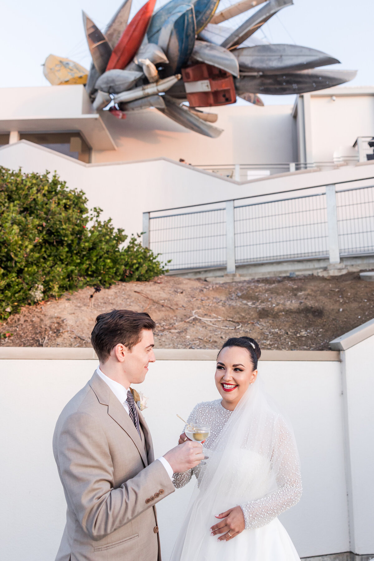 bride-and-groom-museum-of-contemporary-arts-san-diego