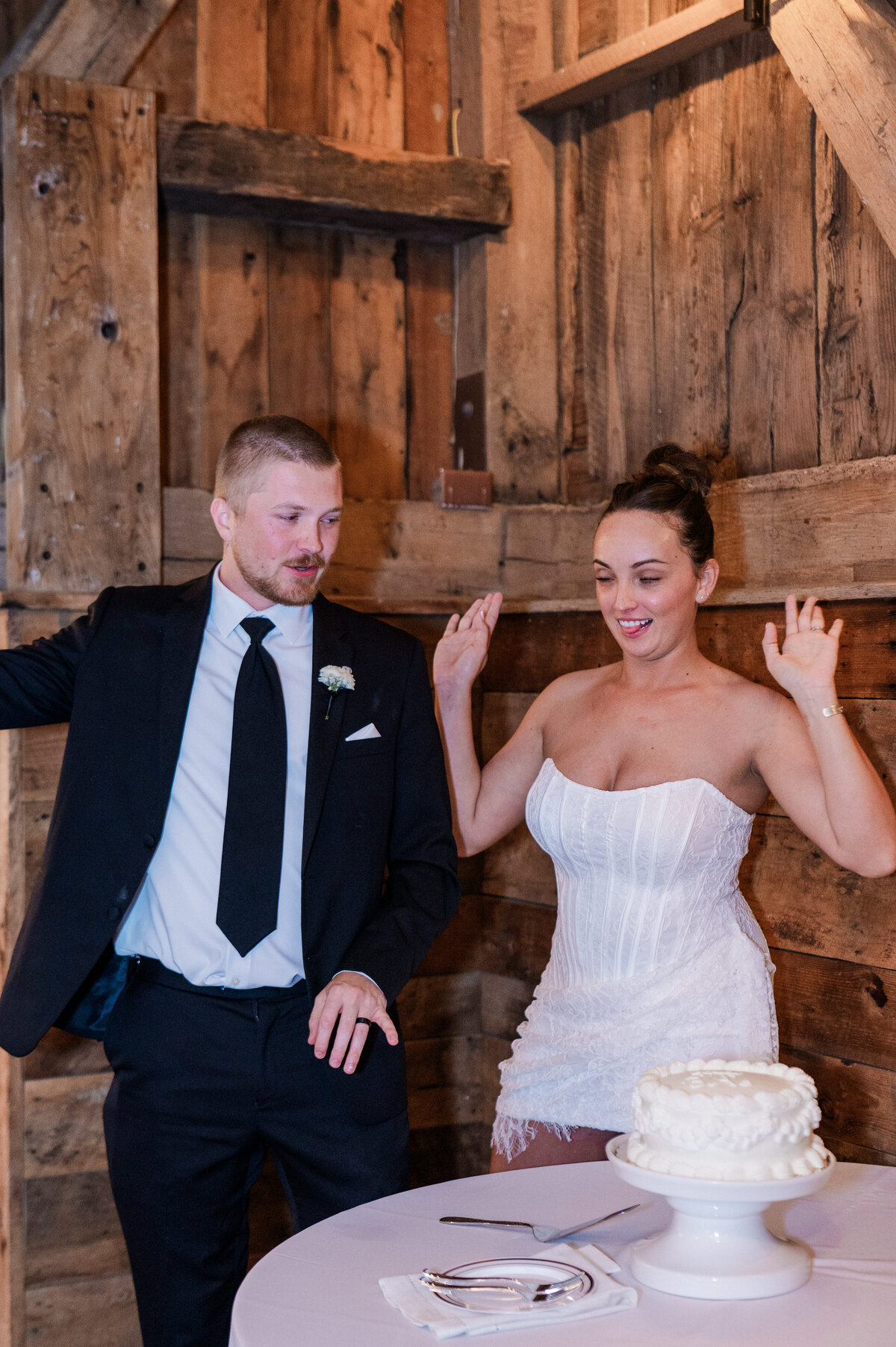 erik_sam_cake_cutting-4