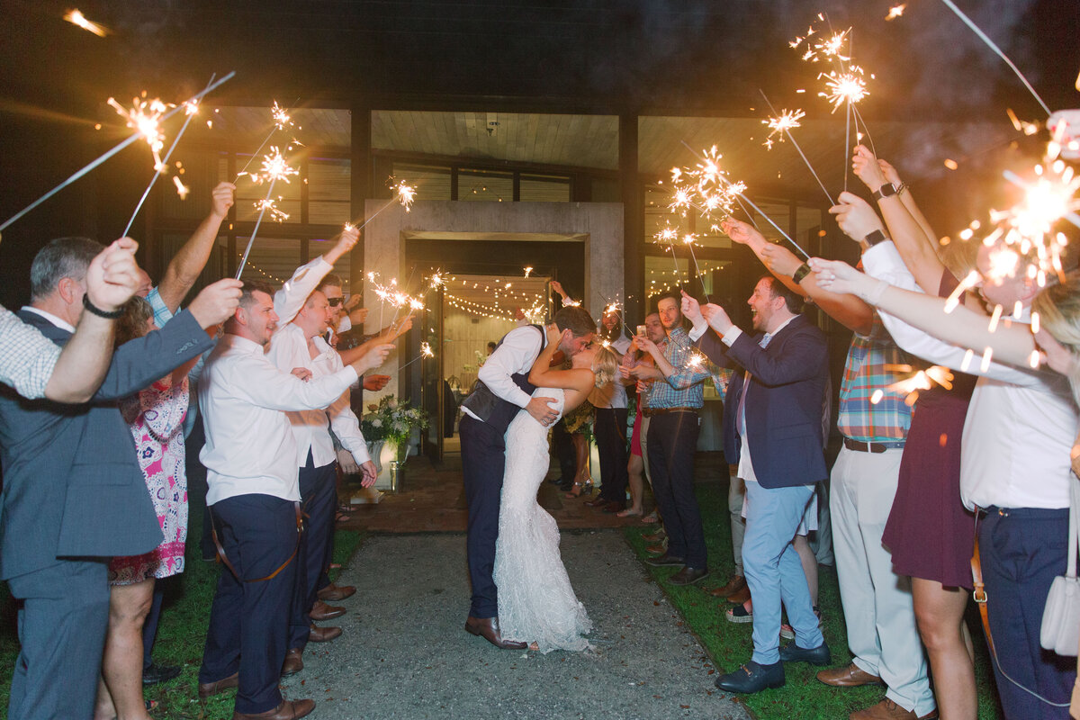 Melton_Wedding__Middleton_Place_Plantation_Charleston_South_Carolina_Jacksonville_Florida_Devon_Donnahoo_Photography__1265