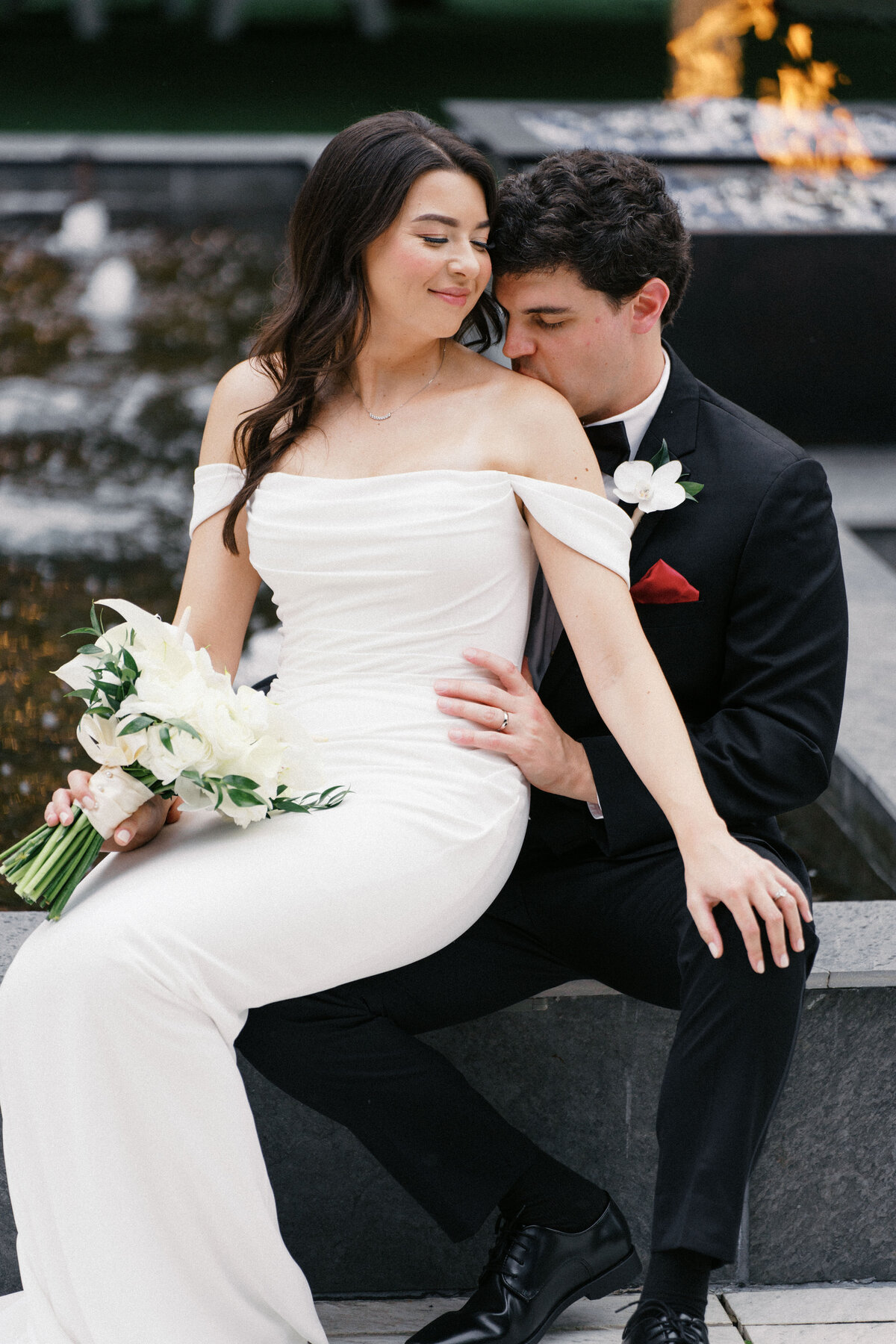 Classic White Floral Wedding at Sapphire Creek Winery in Chagrin Falls Ohio-33