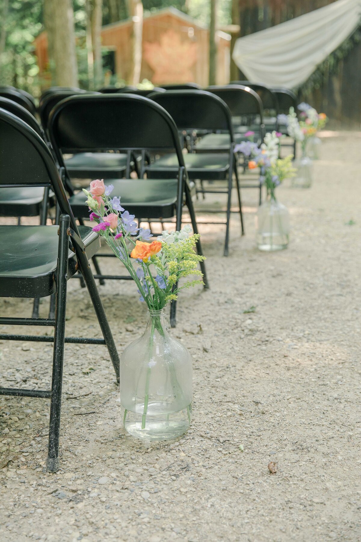 E&N Backyard Colourful Wedding18