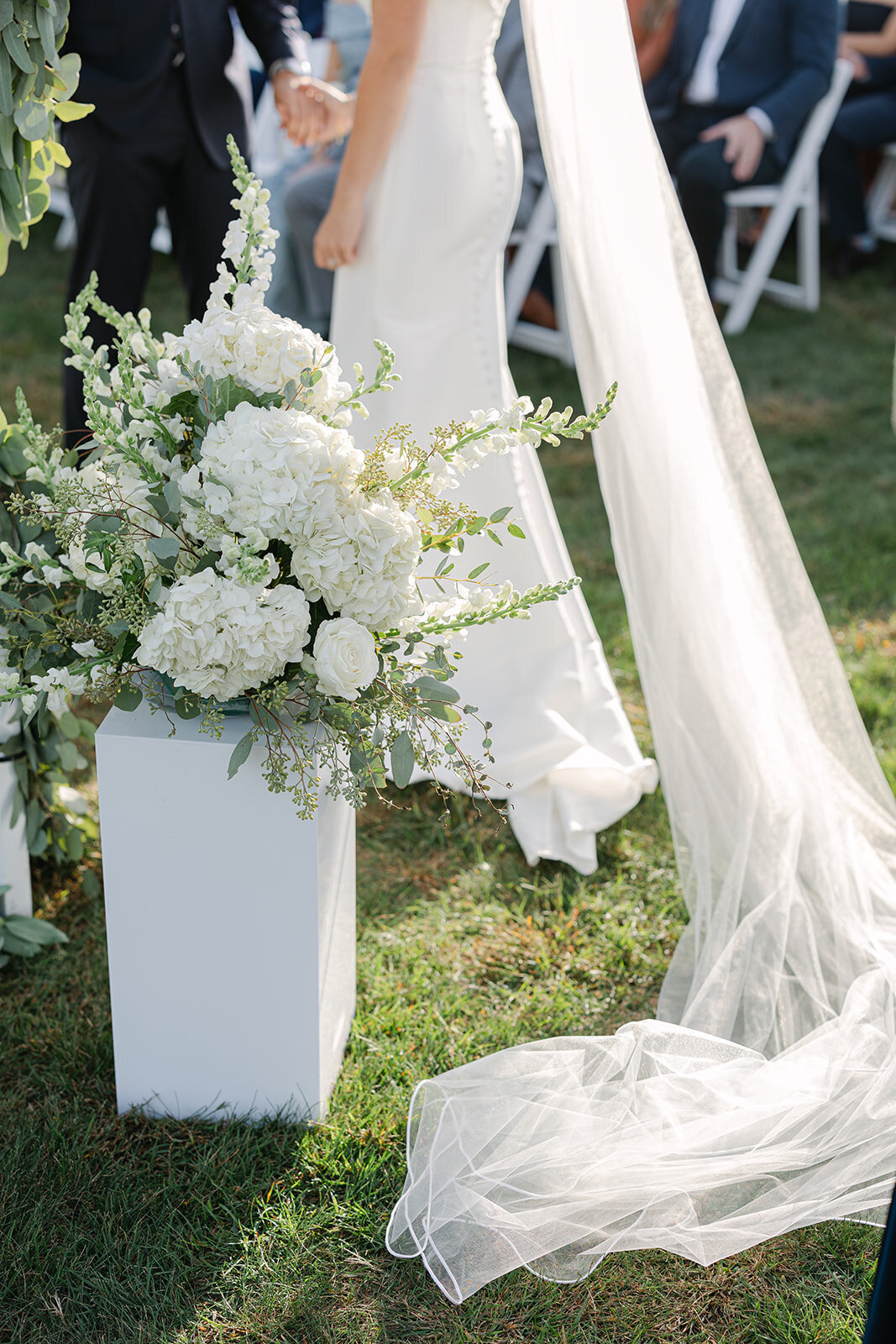 MarthasVineyardWedding_KenzieMatt_Ceremony_SamBrooks-111