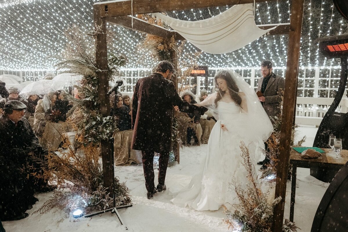 winter-wedding-ceremony-chuppah