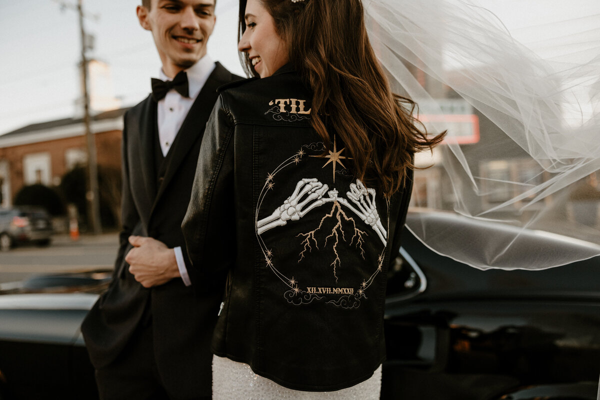 Timeless Wedding shots by Virginia engagement and wedding photographer