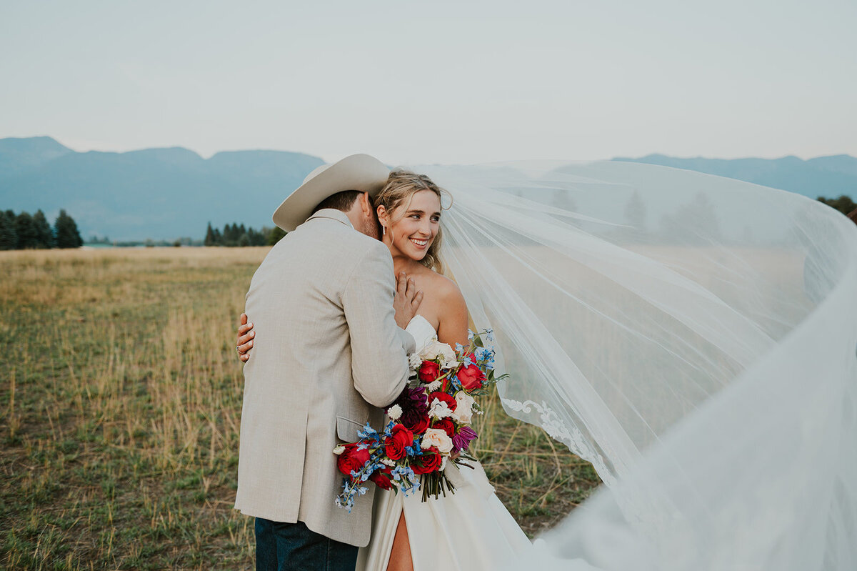 presley-gray-luxury-western-montana-wedding-8547