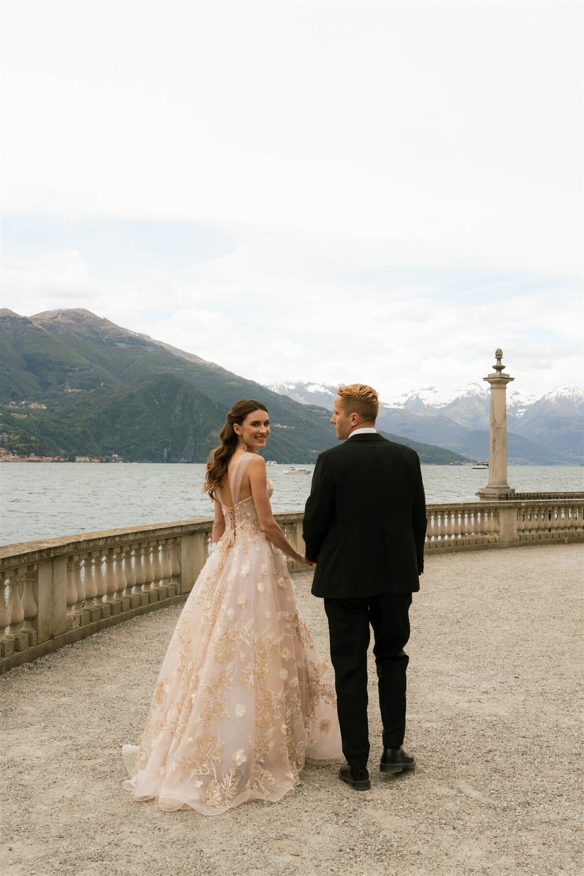 olivia rose photography italy lake como destination photographer wedding elopement luxury exclusive 80s vintage style authentic storytelling black and white colour romantic lake model-35