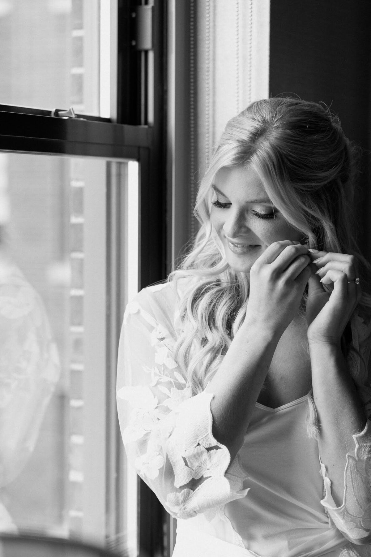 Jack-and-Julia-6.16.2023-Nichole-Babiez-Photography-Chicago-Illinois-wedding-photographer-bridgeport-art-center-downtown-wrigley-building-union-station-couples-wedding-party-portraits-reception-candid-luxury-downtown--6