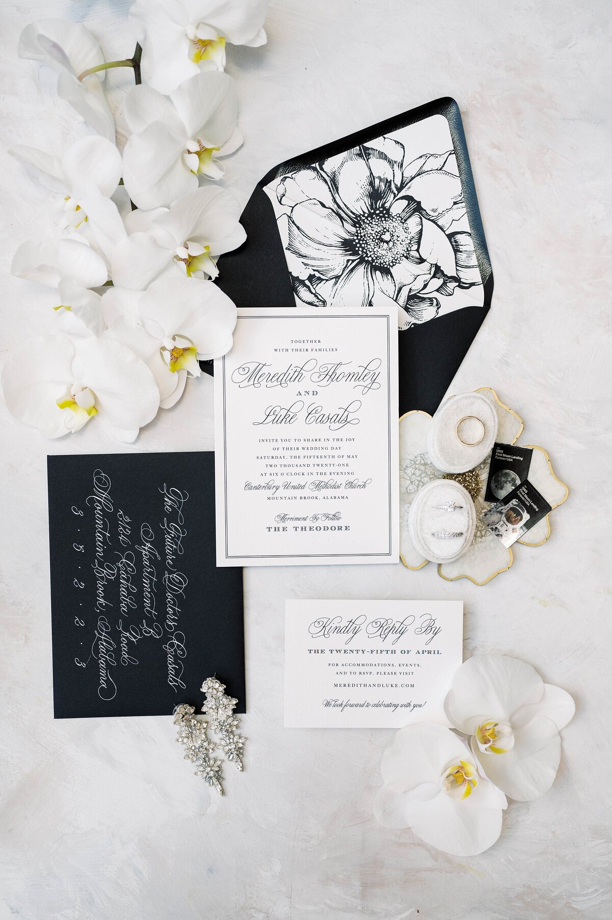 1-Ledgewood-Fine-Stationery-Wedding-Invitations-13