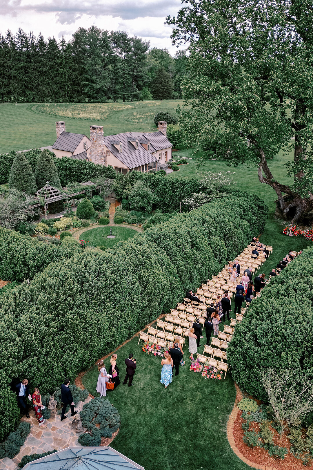 KathleenRob5-3-25GlenstoneGardenVA-VickiGraftonPhotography-511