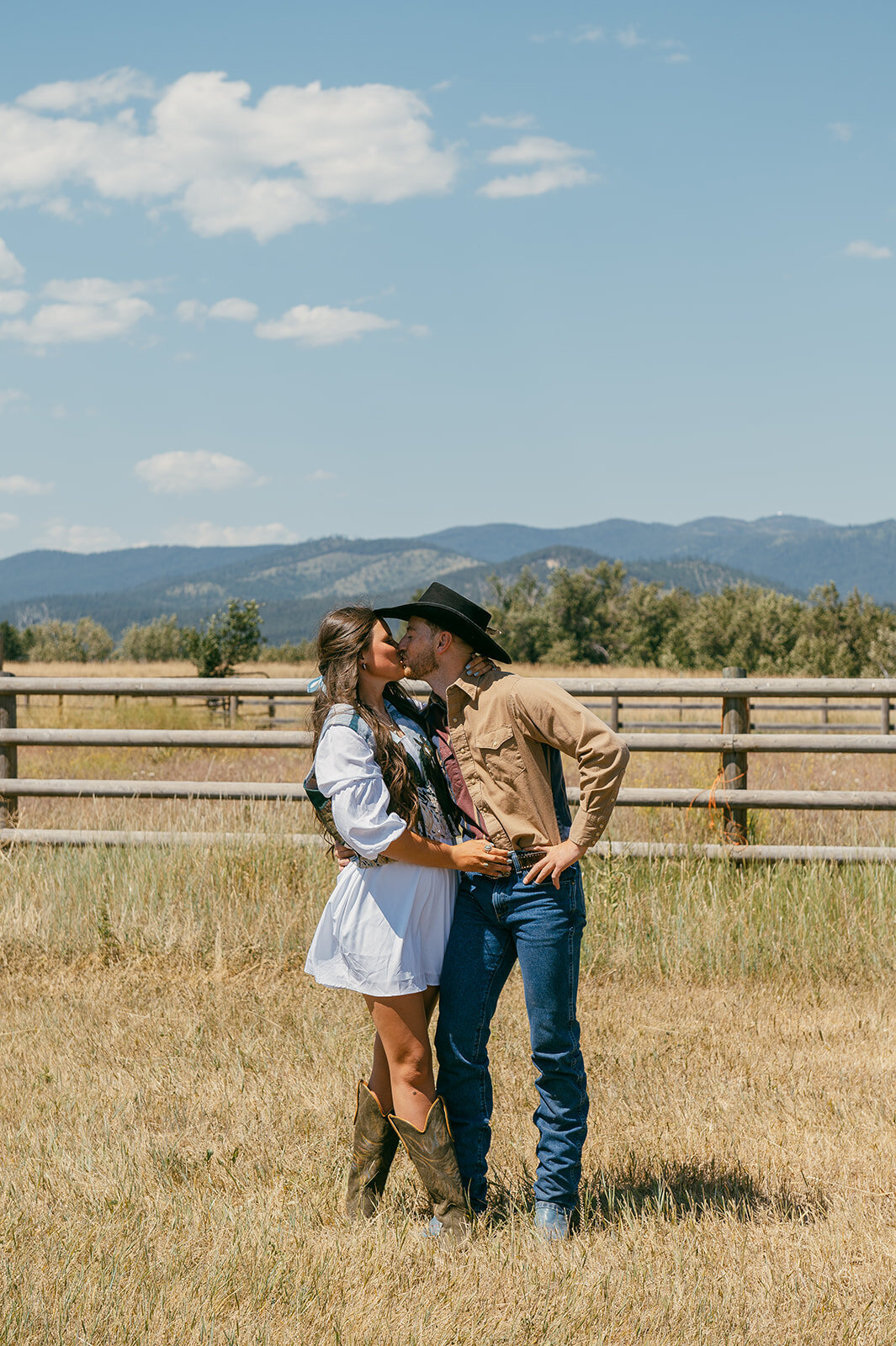 presley-gray-photo-haybale-forest-montana-elopement-7871