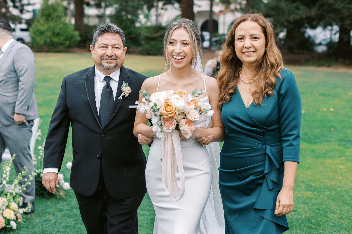Villa-&-Vine-Wedding_Santa-Barbara-Wedding_Southern-California-Wedding-Photographer_Lisa-Leanne-Photography_56