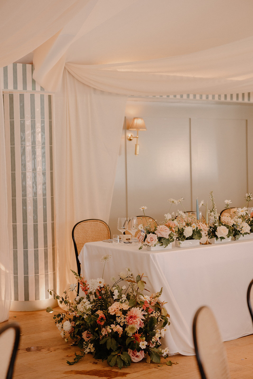 THE TOASTS_MOR37175