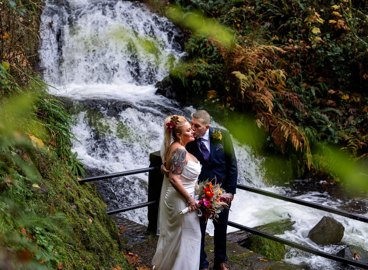 Latourell-Falls-Elopement-41