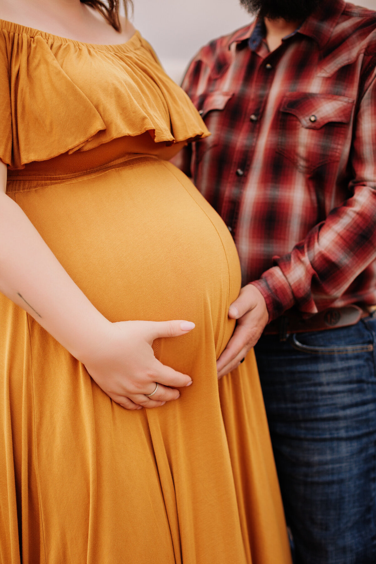 NW Arkansas maternity photographer, maternity photography near me, maternity portraits NW Arkansas, pregnancy photoshoot near me