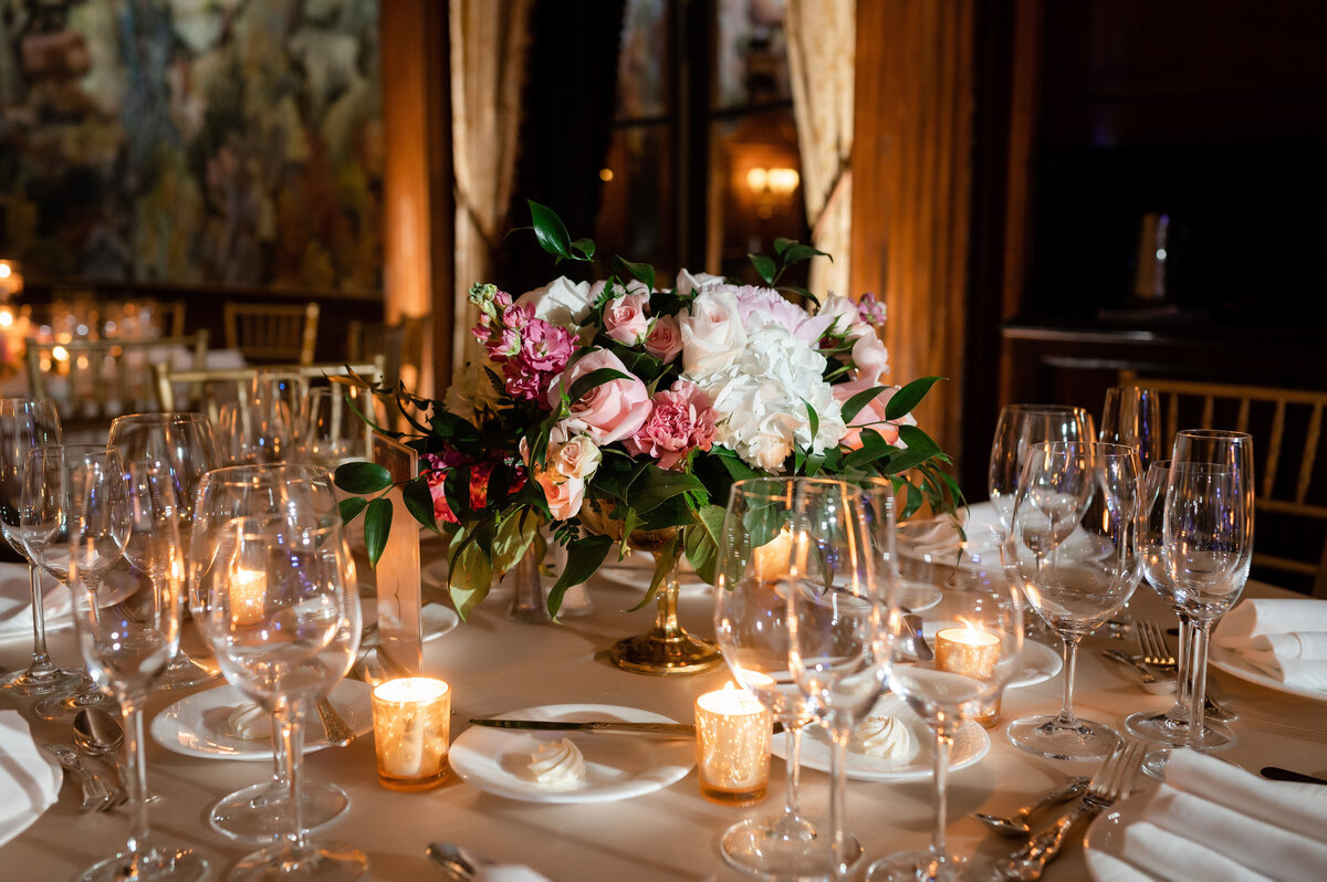 low centerpieces that are red pink and white flowers