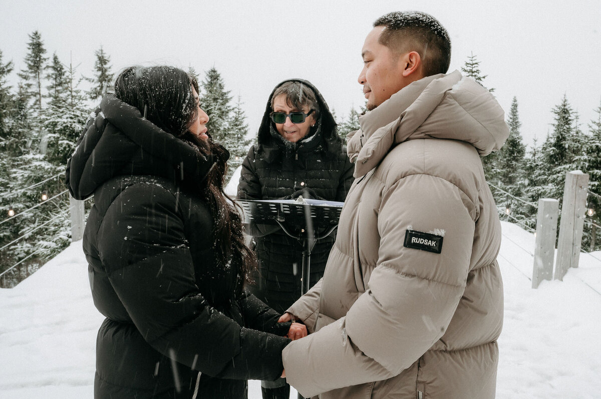 S-R_Winter-Elopement-Quebec-80