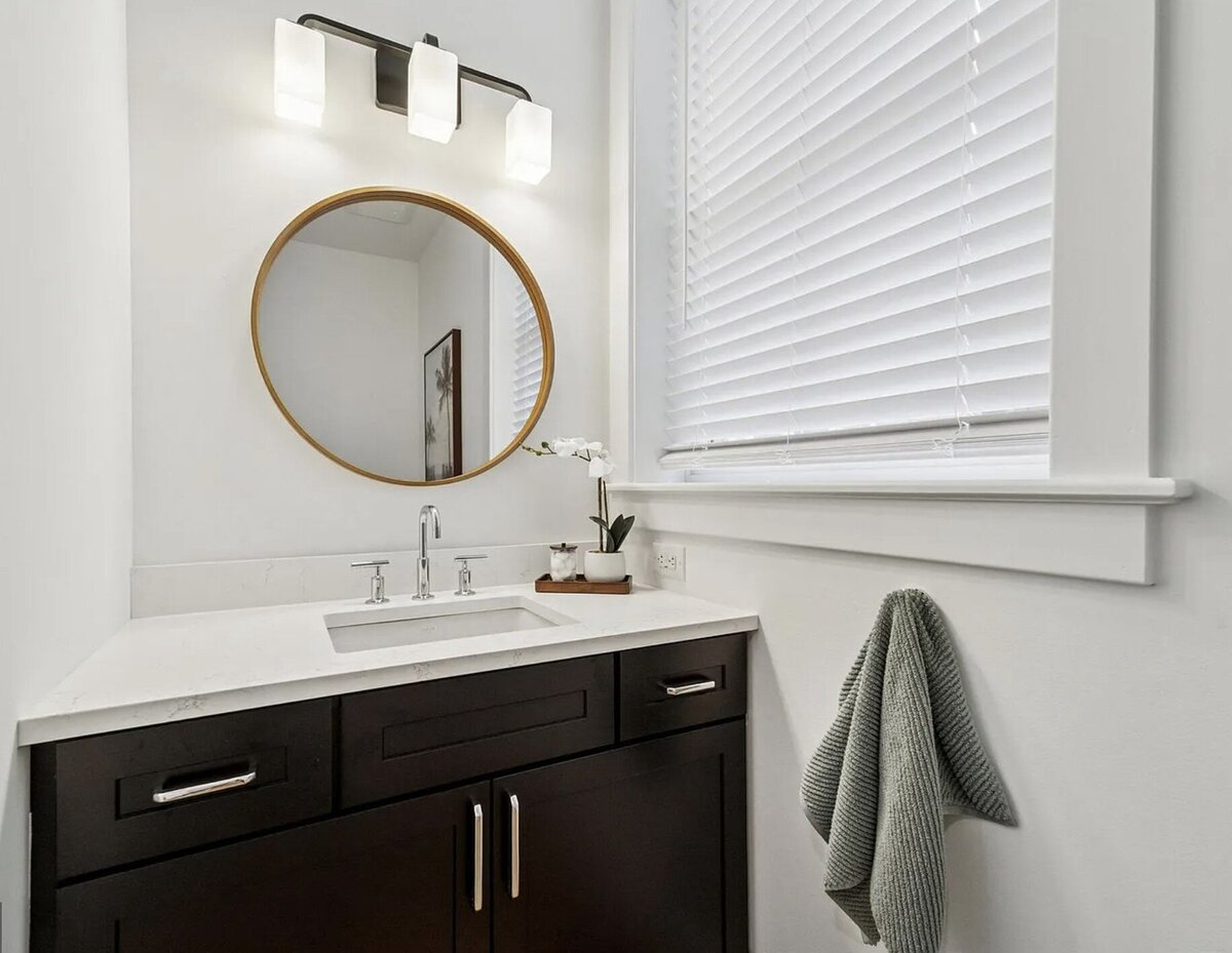 Kelly DeTommaso Elegant Transitions Ambler Unit A - Powder Room