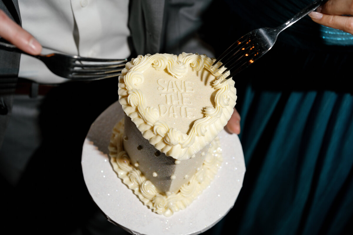 Aspen-Avenue-Chicago-Wedding-Photographer-Grace-and-Ivory-PressRoom-bryjeanartistry-Editorial-tamara-holden-Garfield-Park-Conservatory-ECBG-Cake-FAV-127