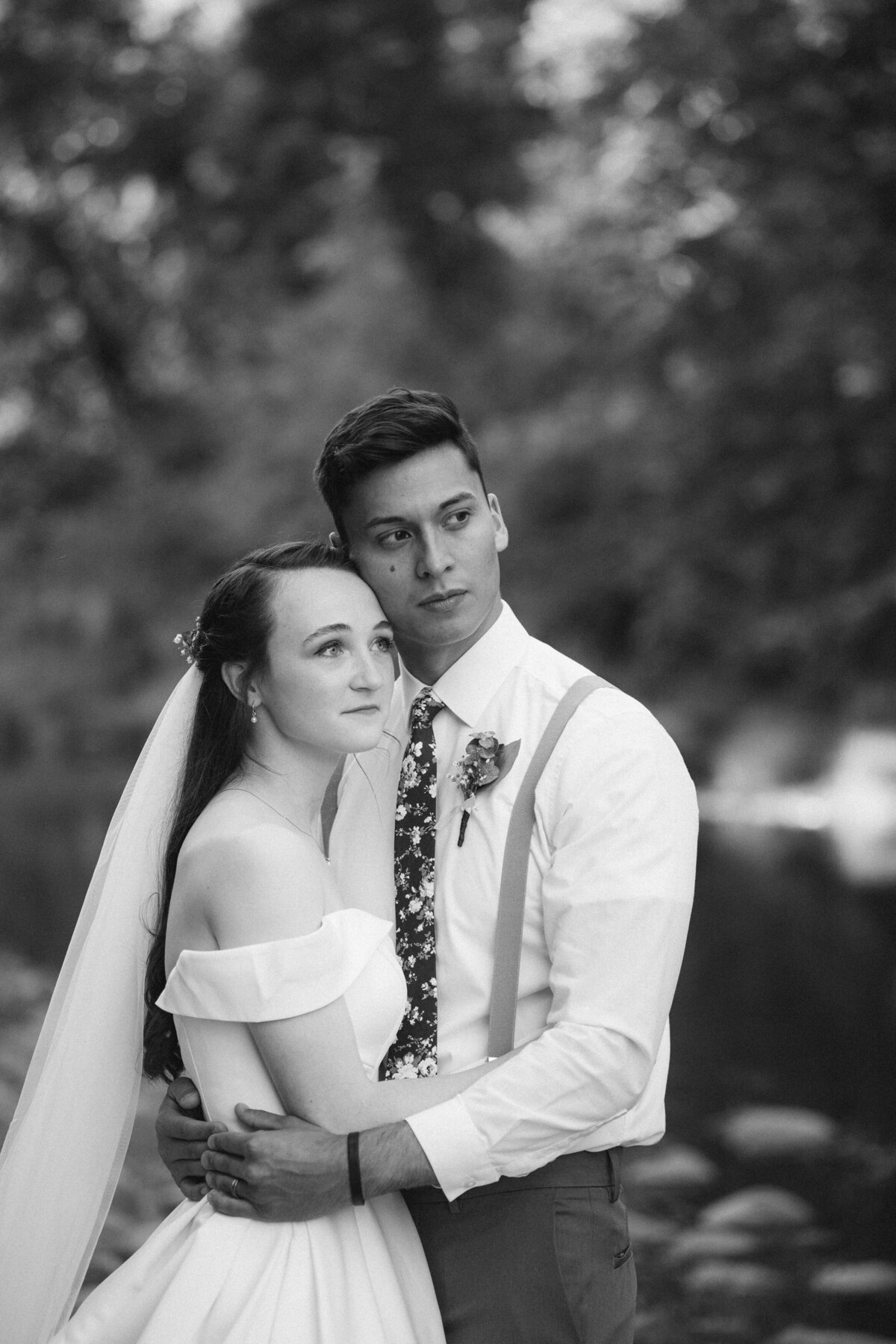 RIVERSIDE WEDDING IN THE OREGON