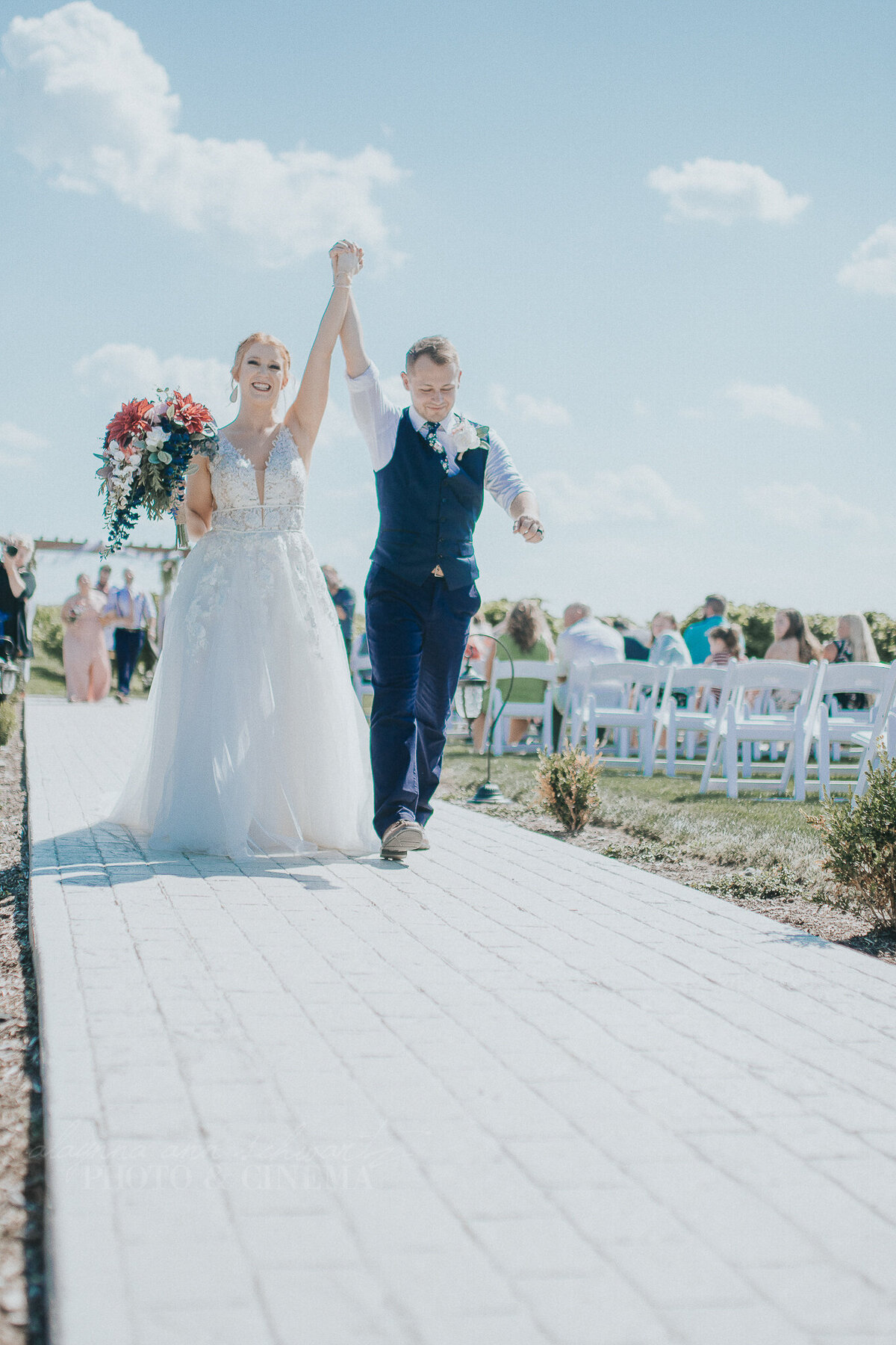ceremony _ alaynna ann schwartz _ harpors vinyard _ iowa photographer _ playlife photography_0164