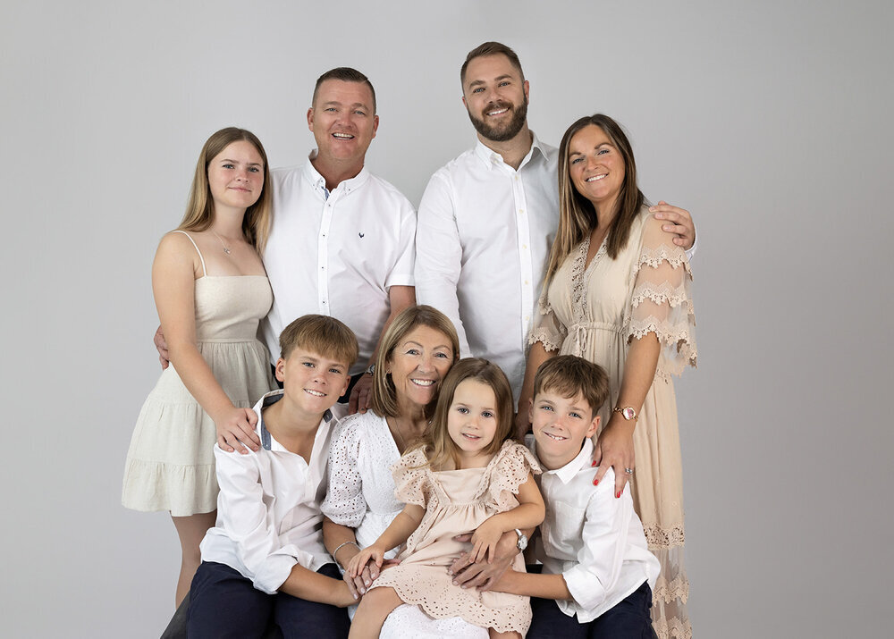 FAMILY_MOTHERGRANDMOTHERPARENTSKIDSSTUDIO