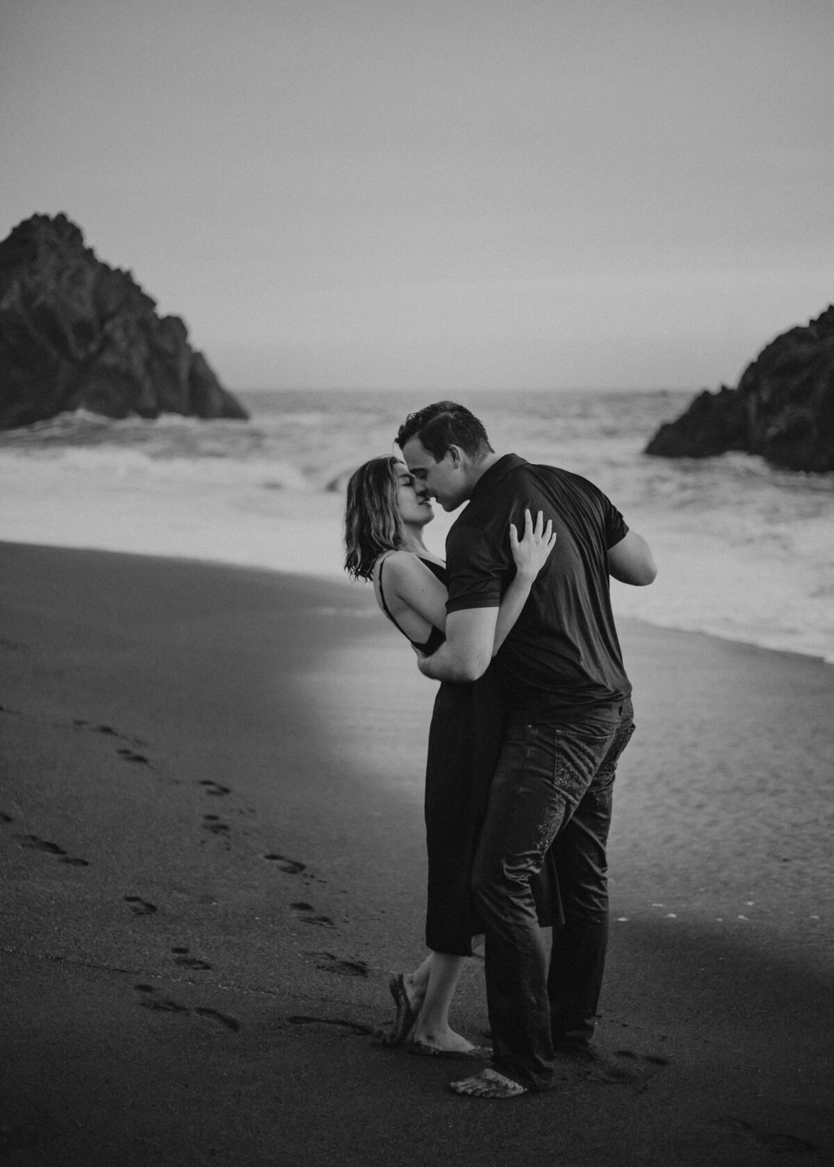 07312021_Chris+KaylaElopement_BodegaBayCA_AnjaJensenPhotography_168