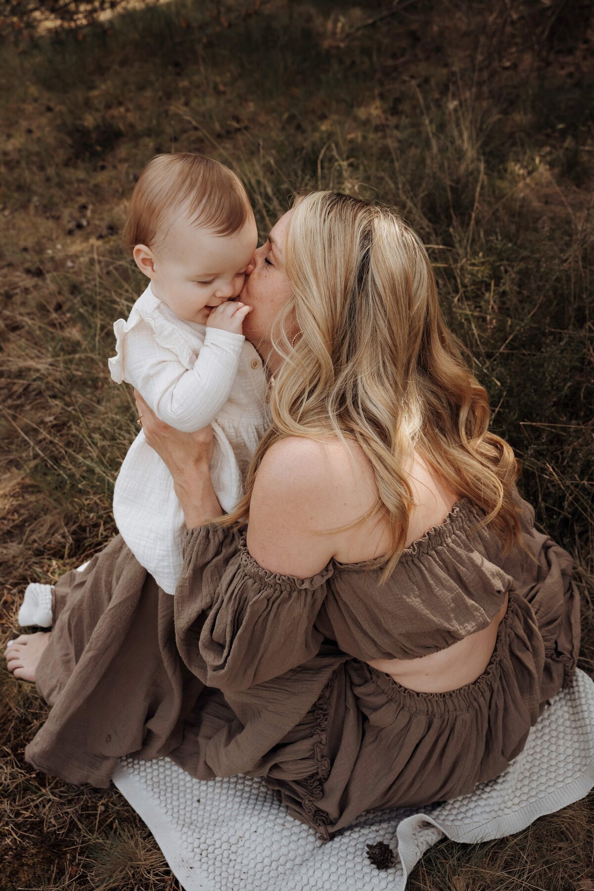 motherhood fotografie limburg, motherhood shoot limburg, motherhood shoot haelen, motherhood shoot roermond, motherhood shoot leudal, motherhood fotografie, motherhood shoot limburg, motherhood shoot brabant, moeder en kind fotografie limburg, moeder en kind fotografie, 