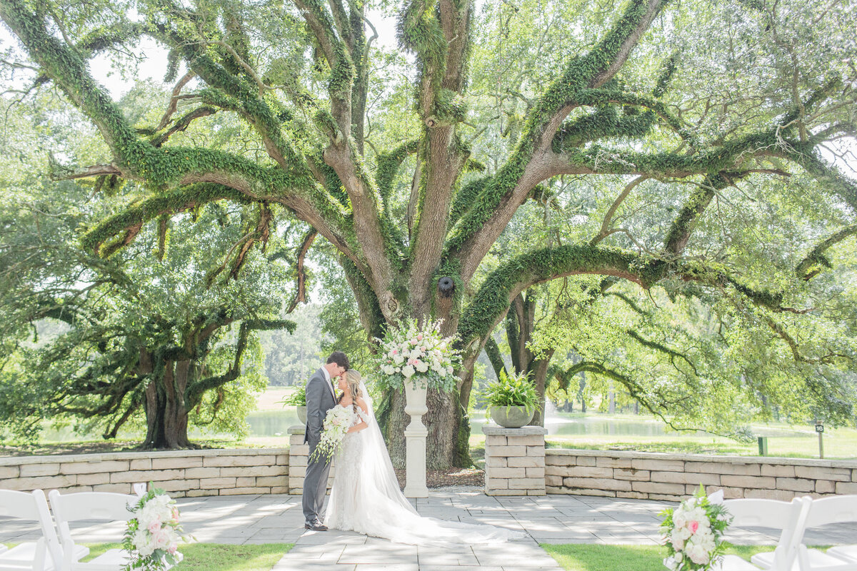 A Mississippi Wedding at The Reed House at Live Oaks