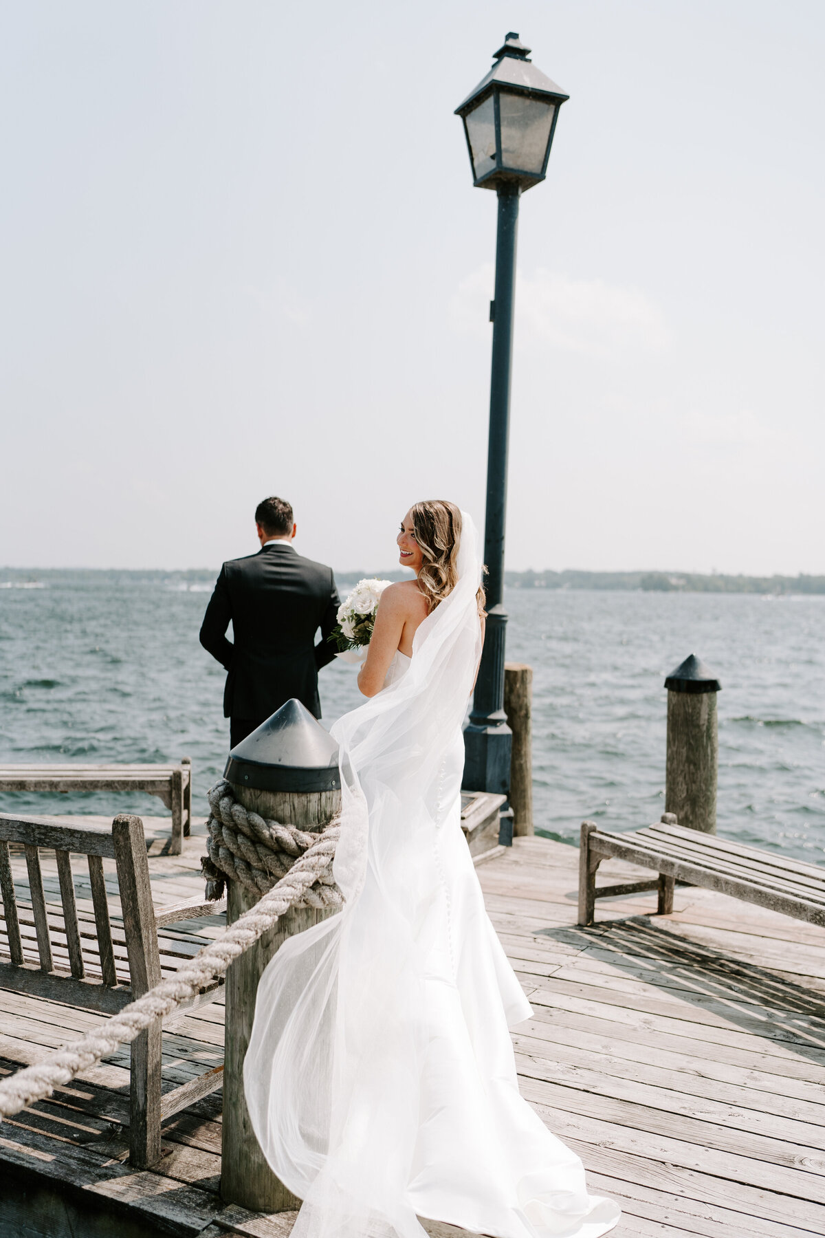 abby-parker-lake-minnetonka-wedding-17