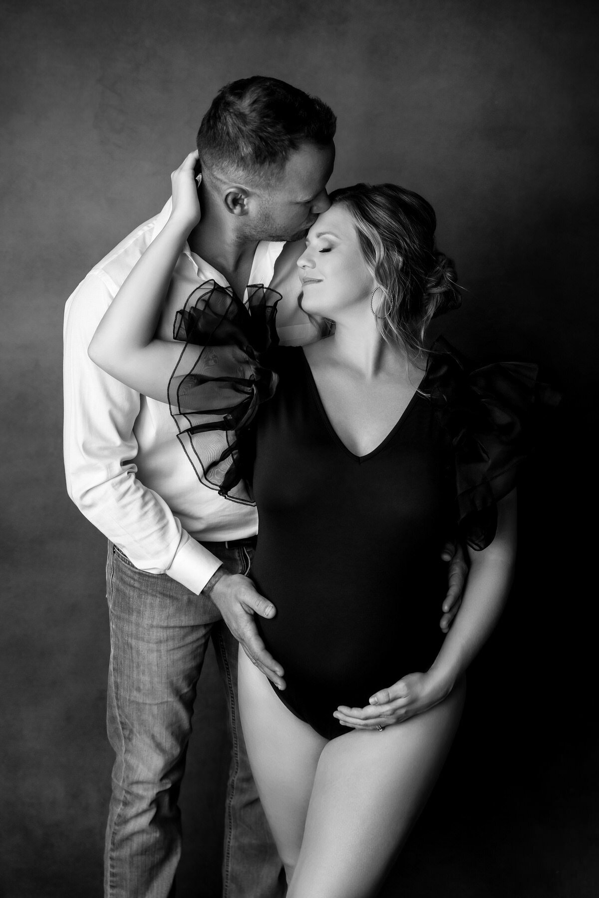 12 Studio maternity photographer in Charlotte
