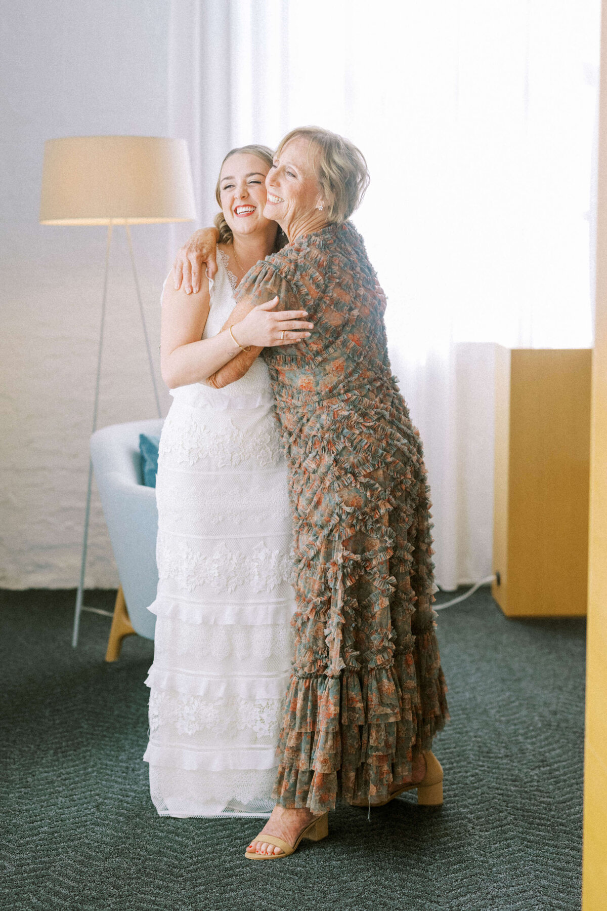 moment-mom-and-bride
