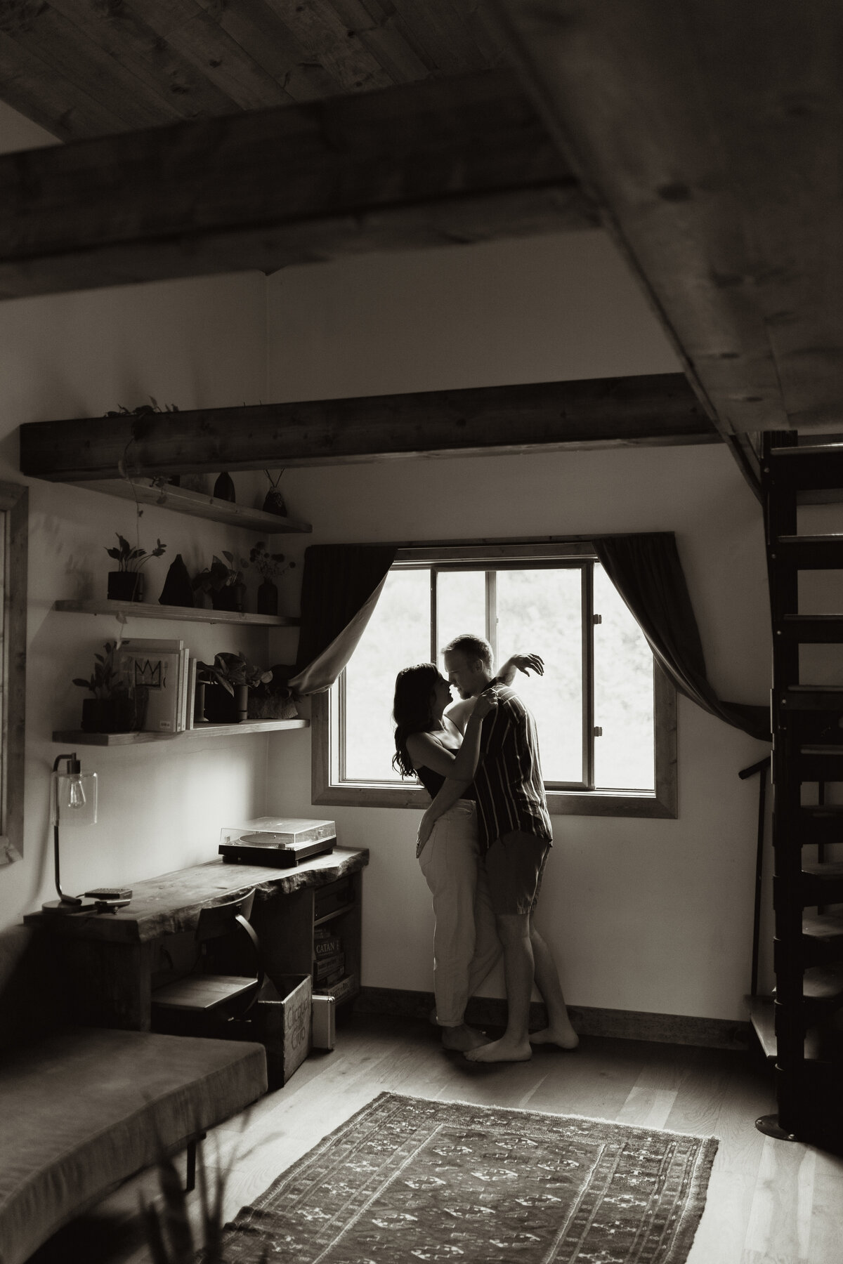 casualcouplesinhomesessionkansascityphotographer-42