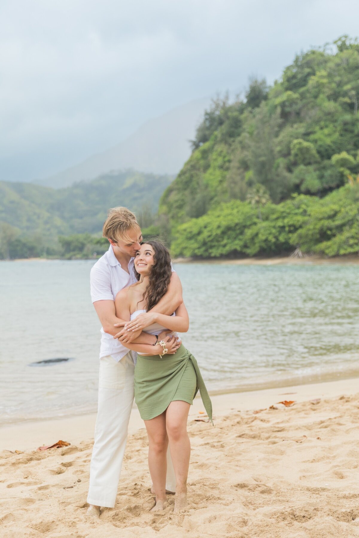 Laid-Back Couple Portraits in Kauai with Karma Hill