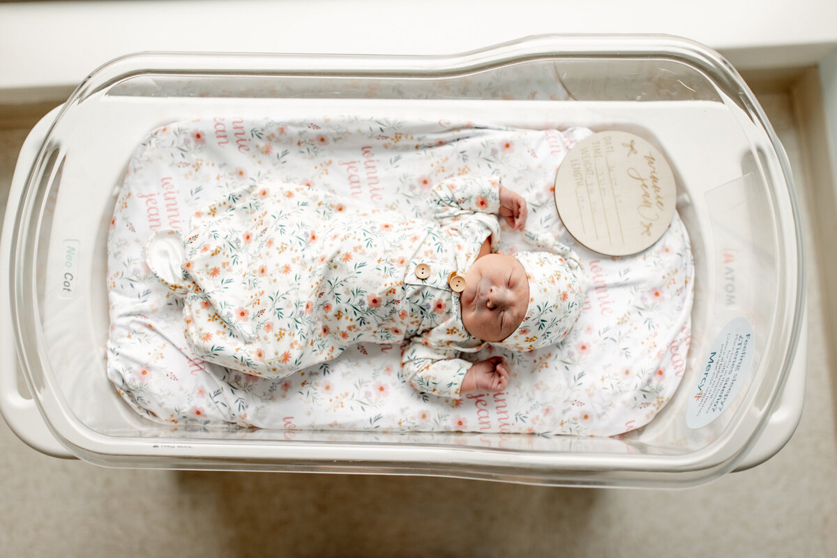 best NW Arkansas fresh 48 portraits, fresh 48 photoshoot Rogers Arkansas, newborn photographer near me, newborn photography Rogers AR, Northwest Arkansas fresh 48 photography