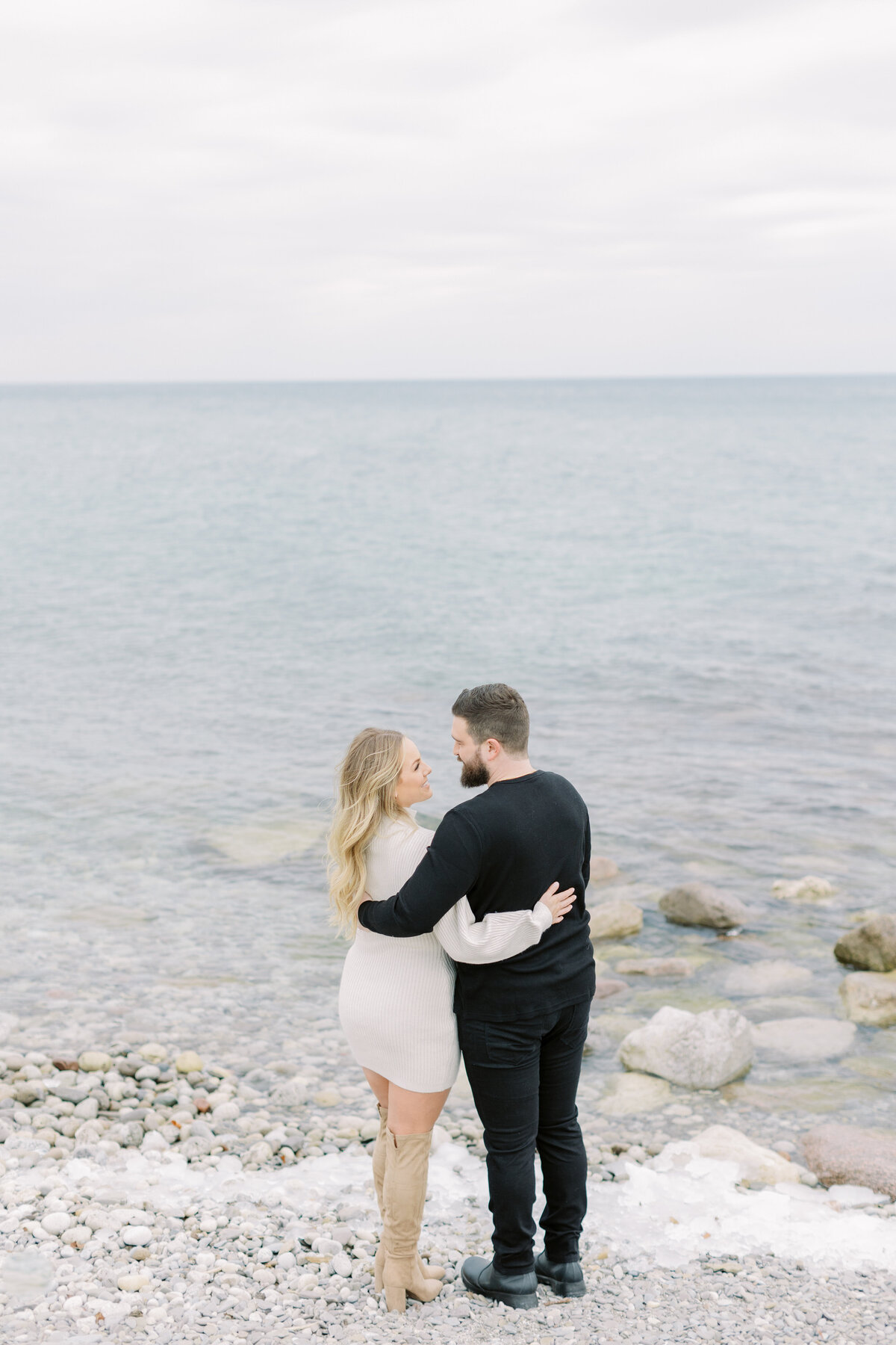 Oakville-Lake-House-Engagement_Toronto-Wedding-Photographer031